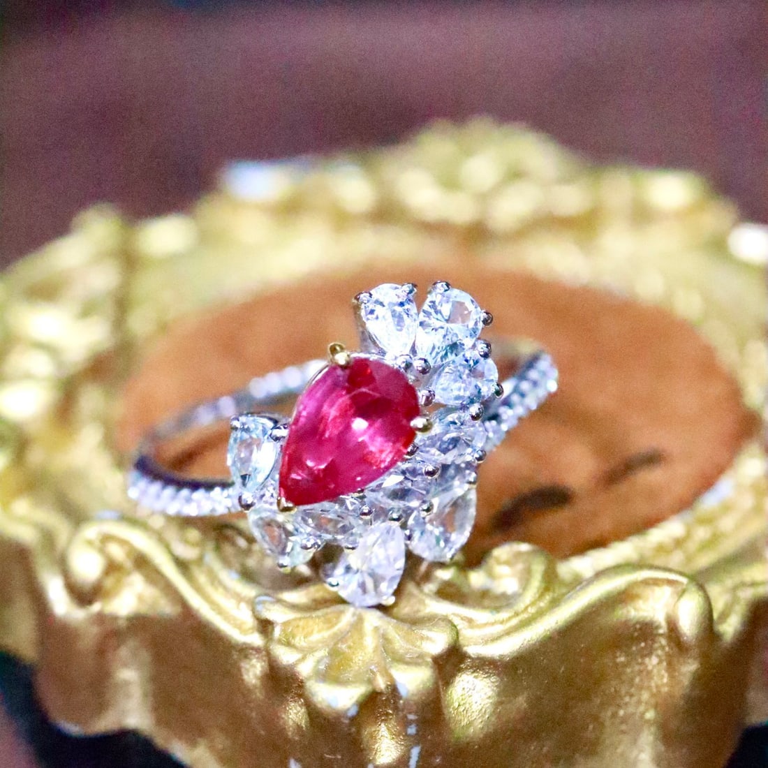 14k Gold 0.85 Ctw Natural Ruby & Diamond Ring: Ref:231116057 // gold content:14k gold // ring size:7. 25us // // main gemstone:ruby // shape:pear // carat weight:0. 77ct // color:red // treatment:natural // // adjacent gemstone 2 : diamond // shap