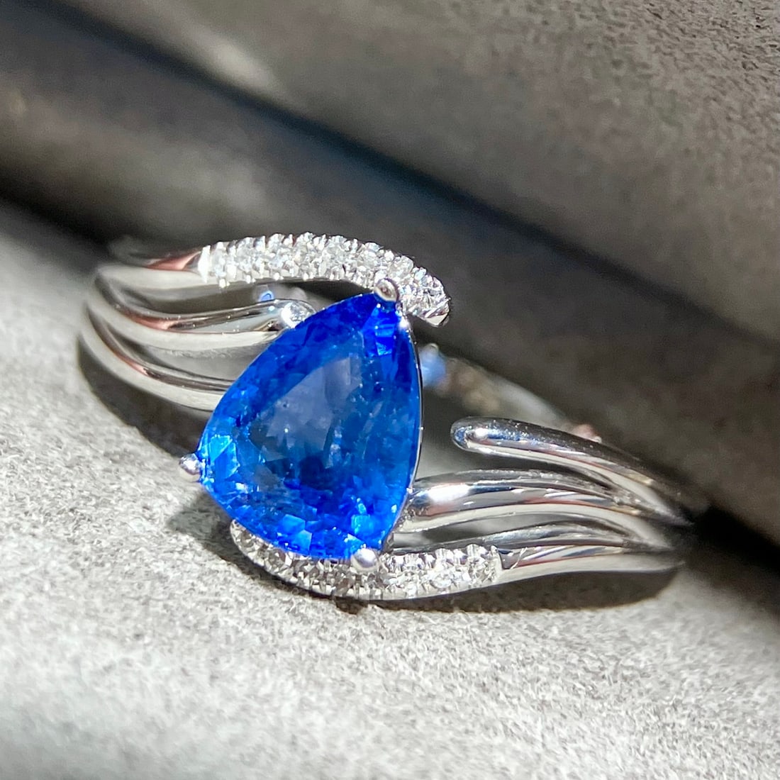 14k Gold 1.42 Ct Natural Sapphire & Diamond Ring - 3