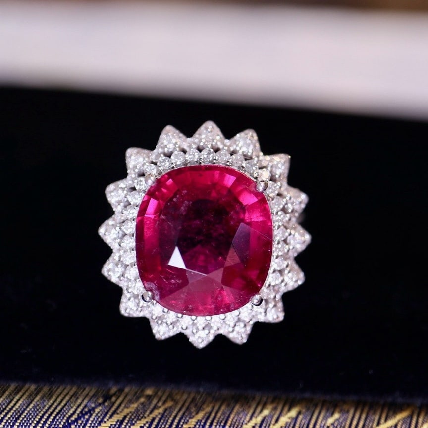 14k Gold 8.41 Ct Natural Tourmaline & Diamond Ring: Ref:231116063 // gold content:14k gold // ring size:7. 25us // // main gemstone:tourmaline // shape:cushion // carat weight:8. 41ct // color:red // treatment:natural // // adjacent gemstone 2 : diamon