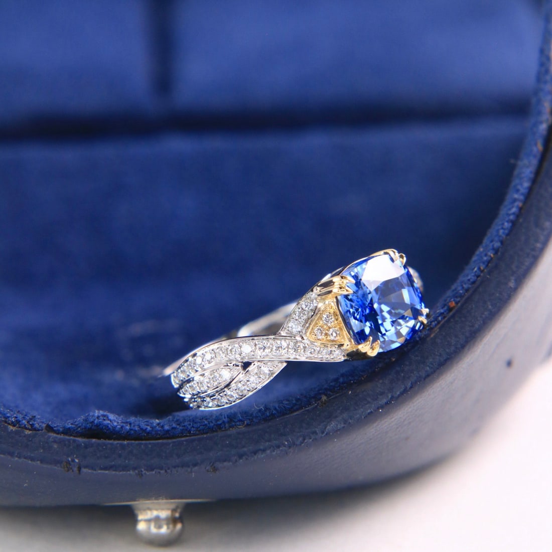 14k Gold 1.73 Ctw Natural Sapphire & Diamond Ring - 2