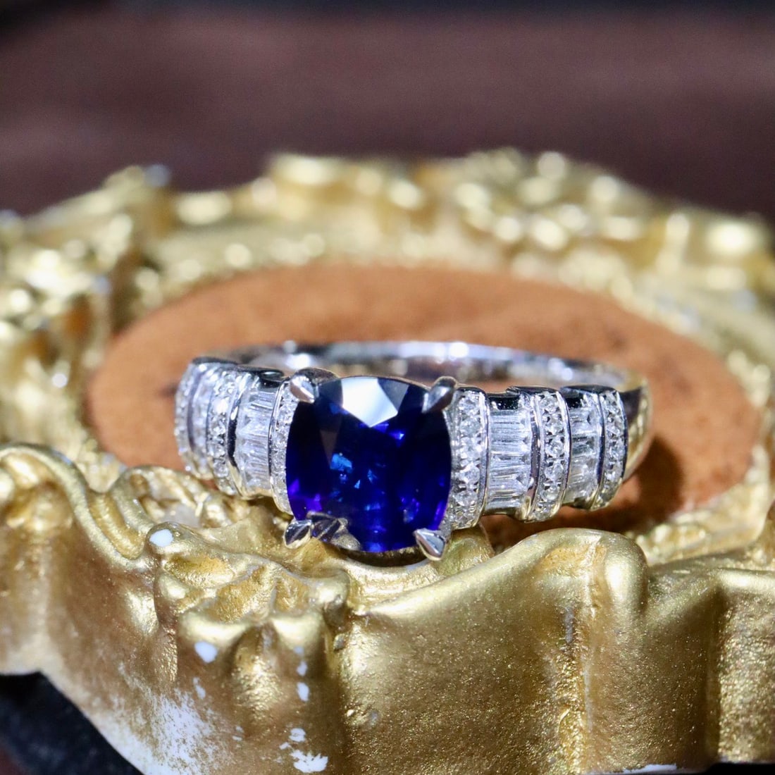 14k Gold 1.60 Ctw Natural Sapphire & Diamond Ring: Ref:231116067 // gold content:14k gold // ring size:7. 25us // // main gemstone:sapphire // shape:cushion // carat weight:1. 31ct // color:blue // treatment:natural // // adjacent gemstone 2 :