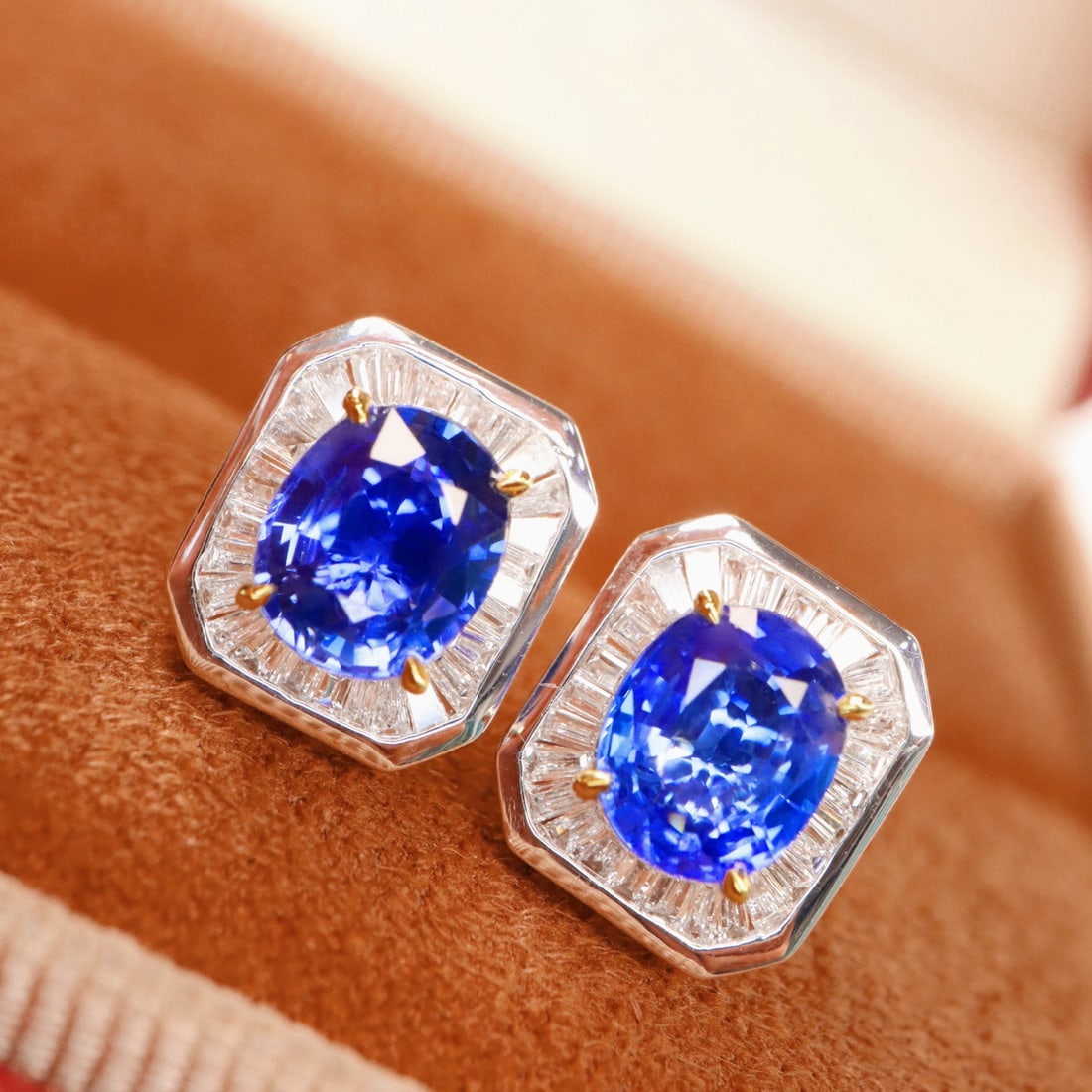 14k Gold 2.04 Ctw Natural Sapphire & Diamond Earrings: Ref:231116069 // gold content:14k gold // main gemstone:sapphire // shape:oval // carat weight:1. 78ct // color:royal blue // treatment:natural // // adjacent gemstone 2 : diamond // shape:baguette //
