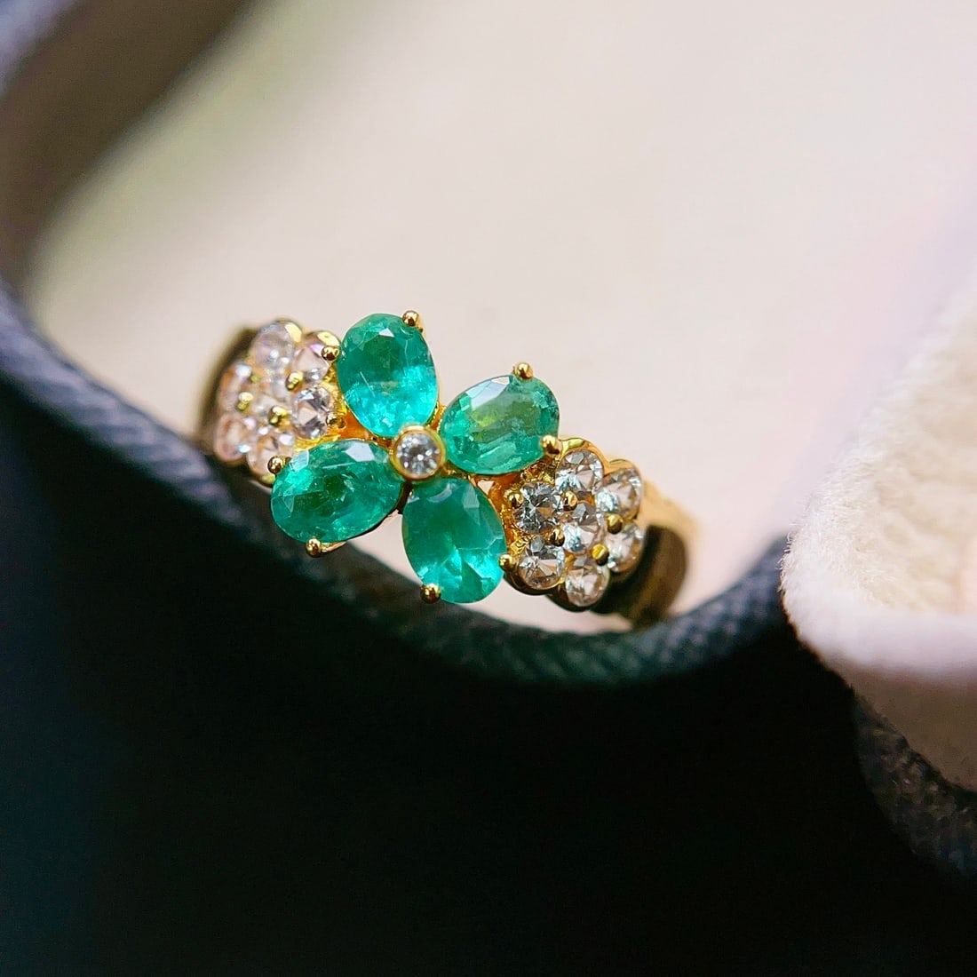 14k Gold 1.20 Ct Natural Emerald & Sapphire Ring (1 of 6)