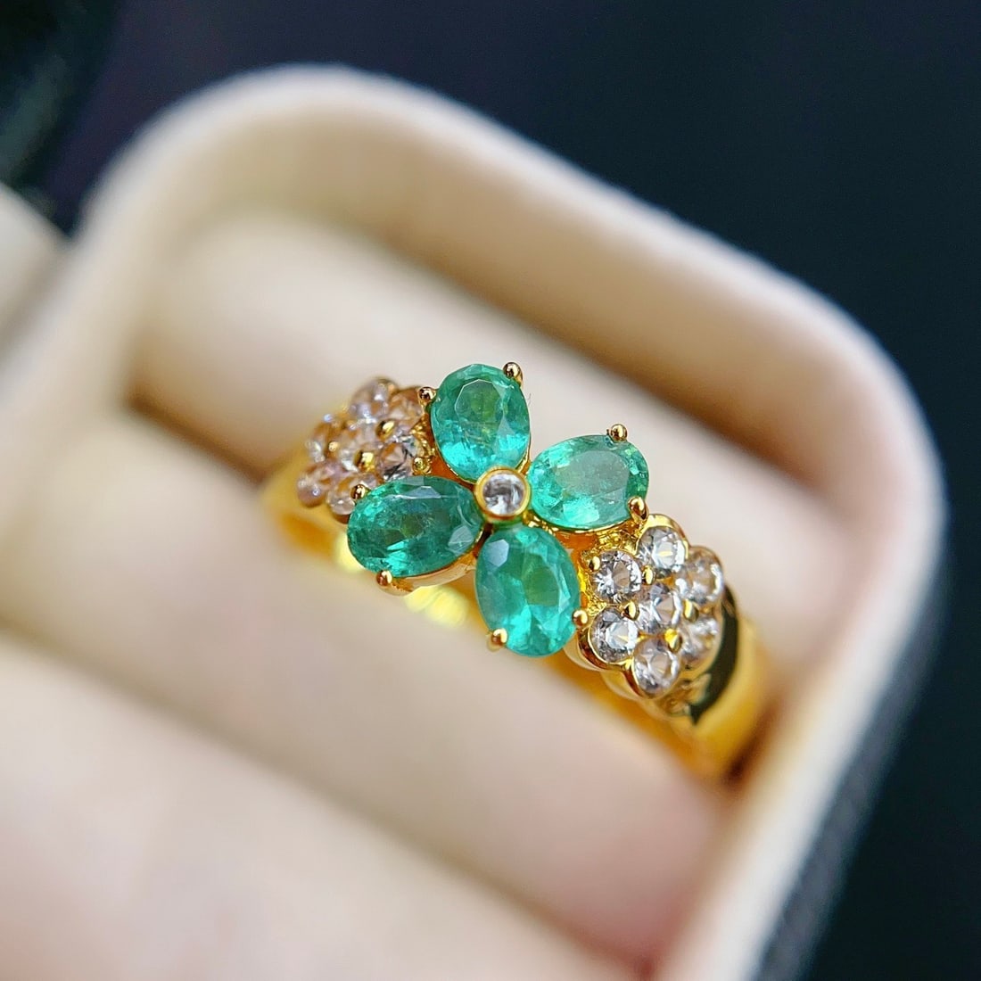 14k Gold 1.20 Ct Natural Emerald & Sapphire Ring - 3