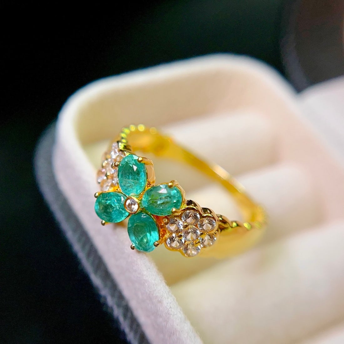 14k Gold 1.20 Ct Natural Emerald & Sapphire Ring - 4