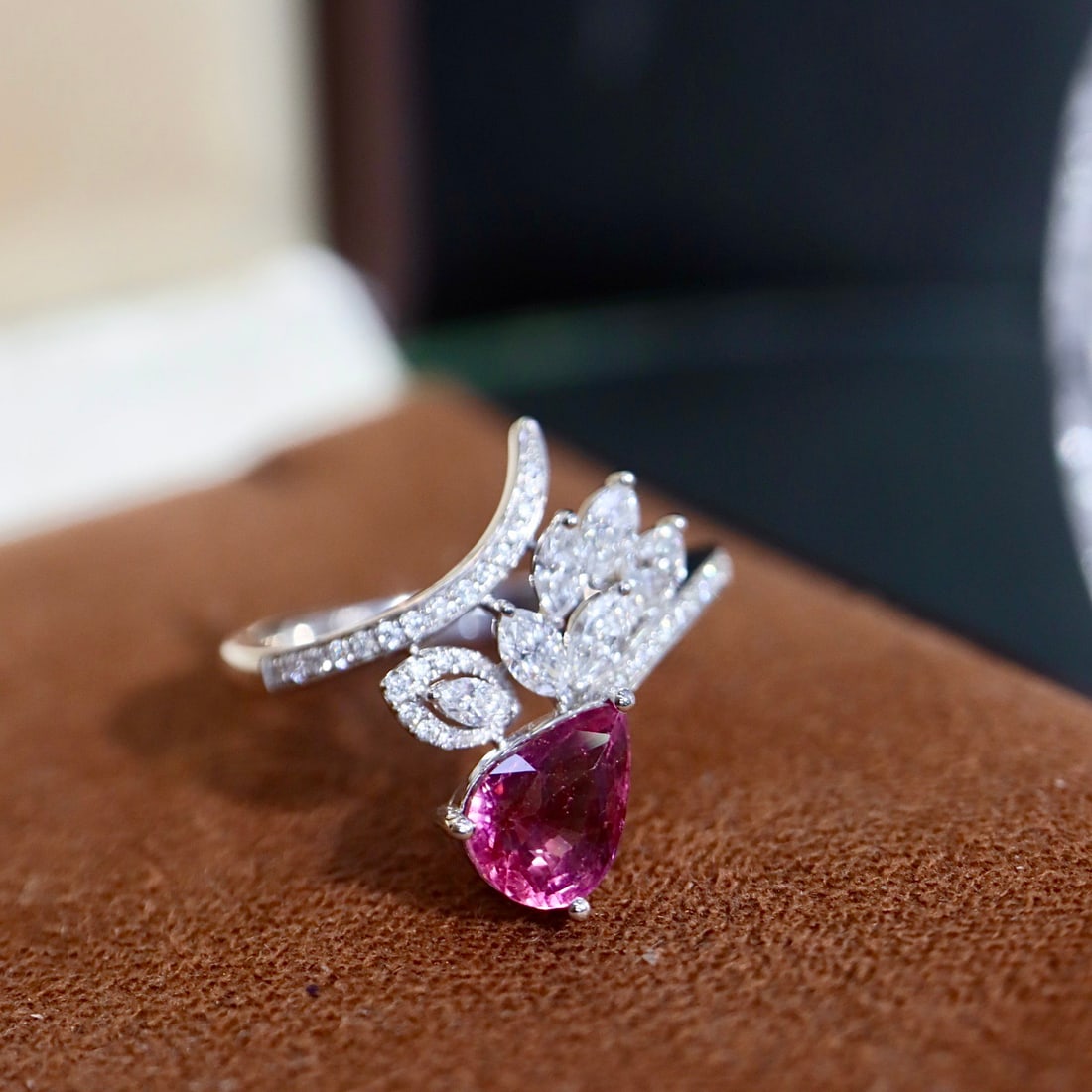 14k Gold 1.79 Ctw Natural Padparadscha Sapphire & Diamond Ring - 2