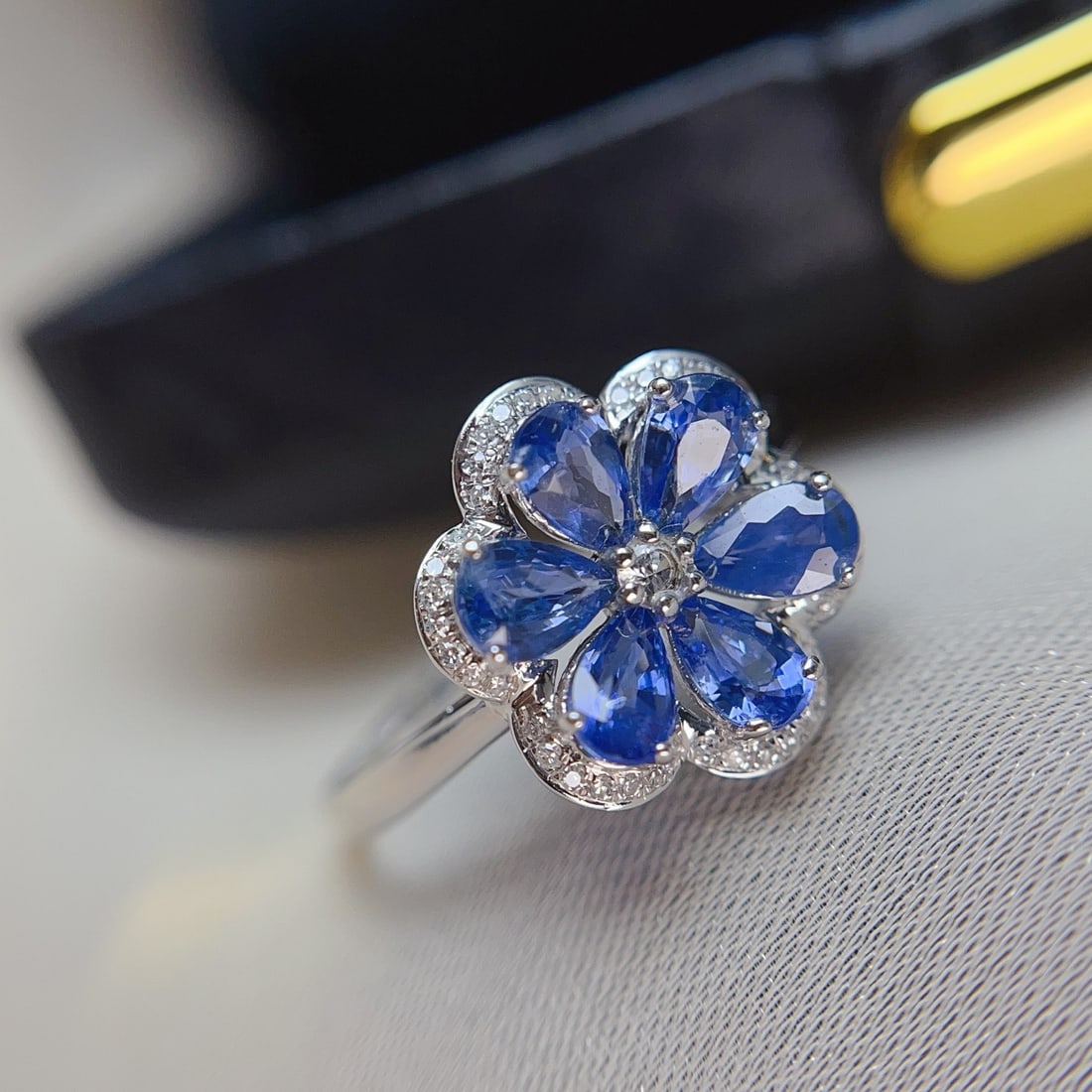 14k Gold 2.35 Ct Natural Sapphire & Diamond & Sapphire Ring - 2