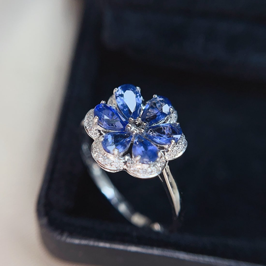 14k Gold 2.35 Ct Natural Sapphire & Diamond & Sapphire Ring - 3