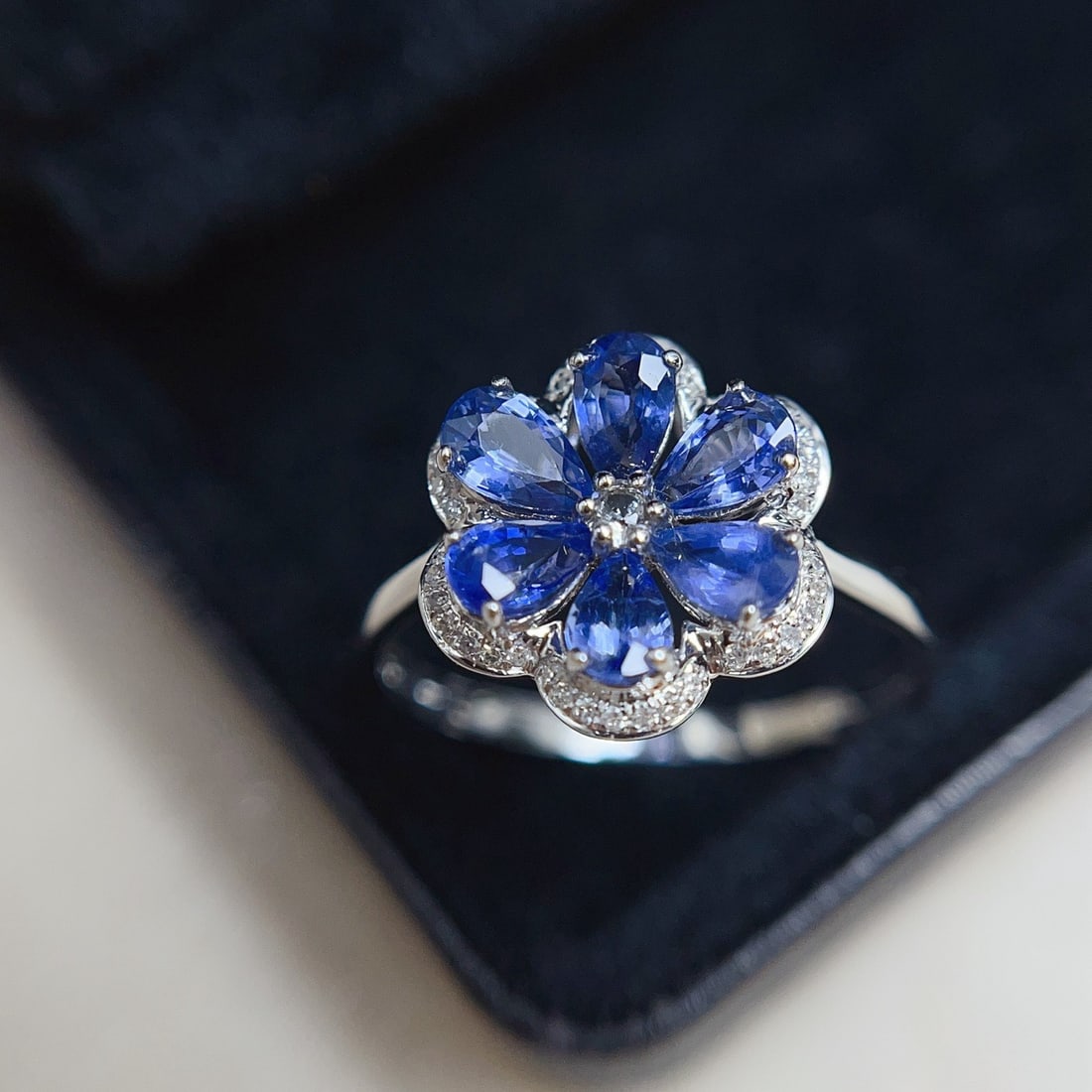 14k Gold 2.35 Ct Natural Sapphire & Diamond & Sapphire Ring - 4