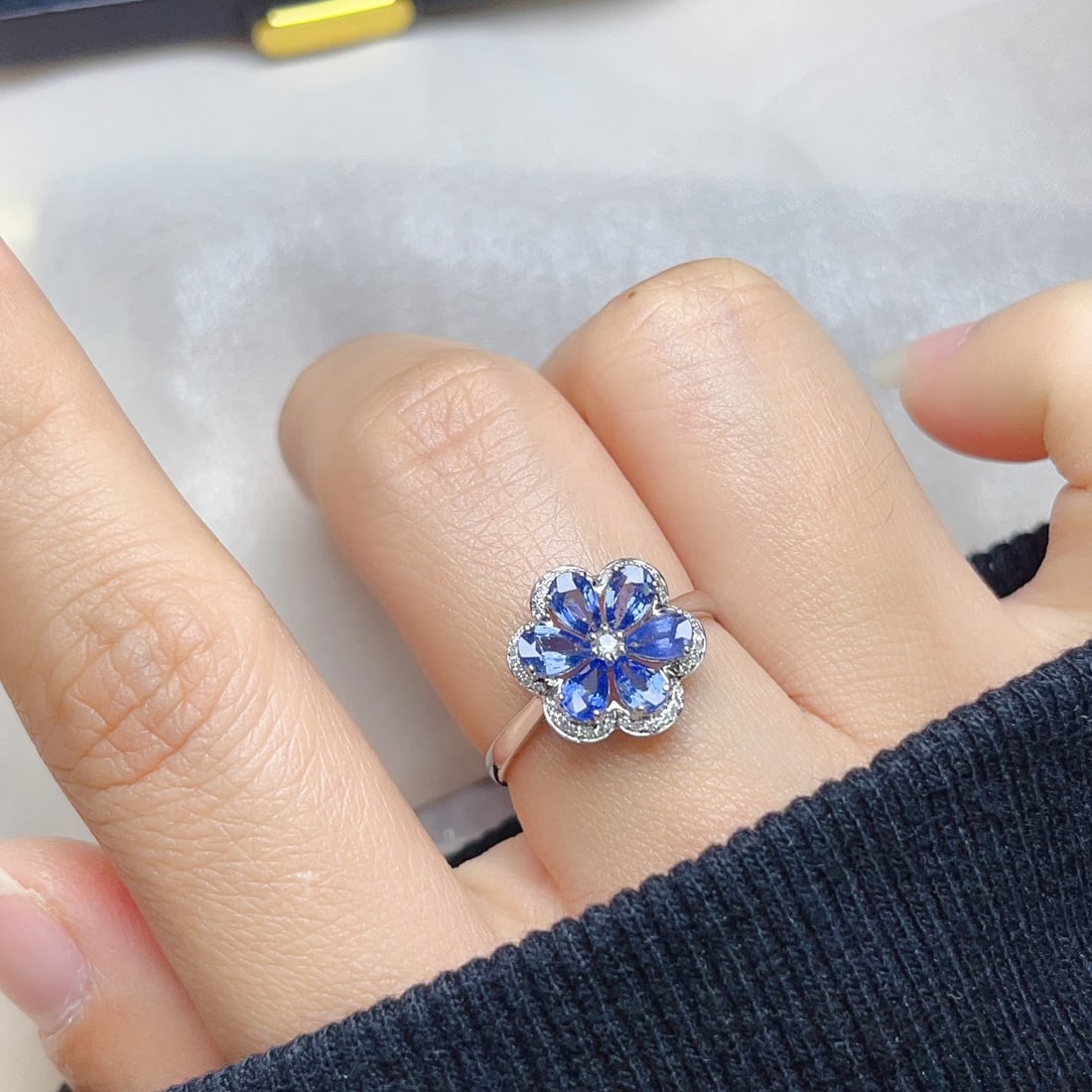 14k Gold 2.35 Ct Natural Sapphire & Diamond & Sapphire Ring - 6