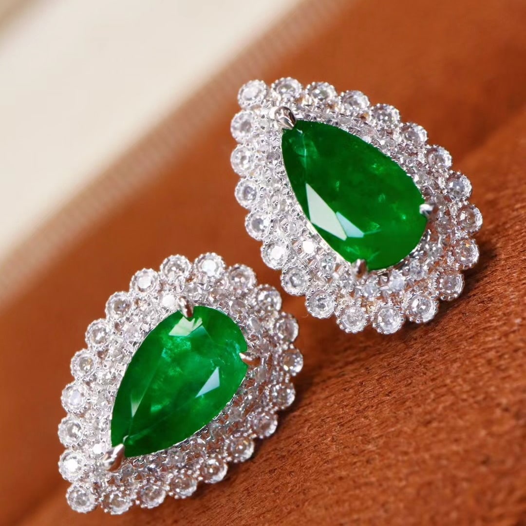 14k Gold 1.26 Ctw Vivid Green Natural Emerald & Diamond Earrings - 4