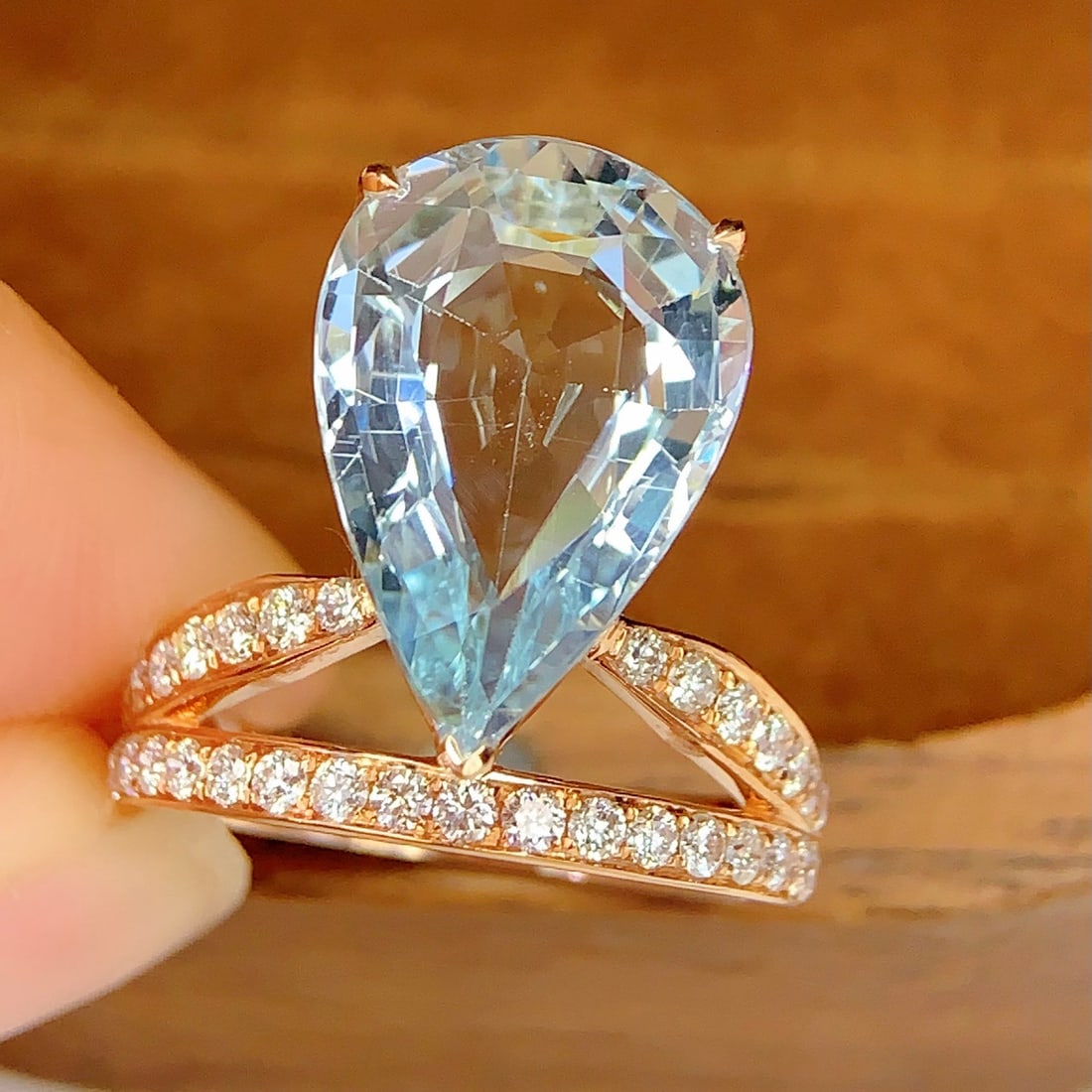 14k Gold 5.69 Ct Natural Aquamarine & Diamond Ring - 3