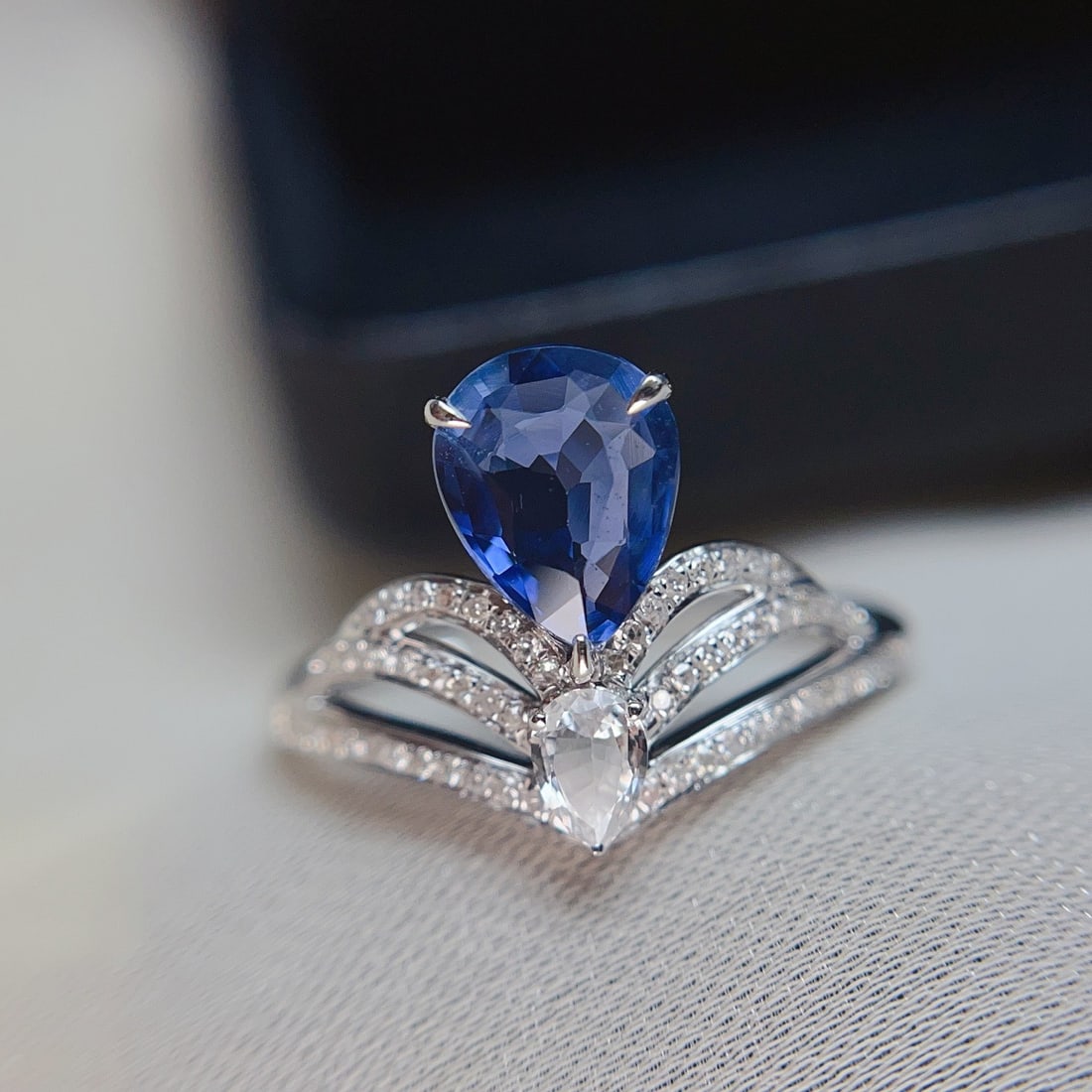 14k Gold 1.30 Ct Natural Sapphire & Diamond & Sapphire Ring: Ref:231116117 // gold content:14k gold // ring size:7. 25us // // main gemstone:sapphire // shape:pear // carat weight:1. 30ct // color:blue // treatment:natural // // adjacent gemstone 2 :