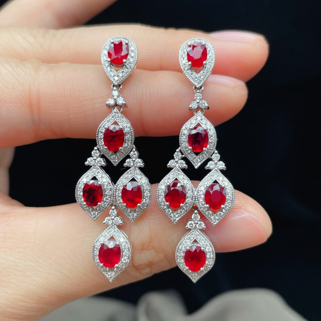 14k Gold 4.74 Ctw Natural Ruby & Diamond Earrings: Ref:231116127 // gold content:14k gold // main gemstone:ruby // shape:oval // carat weight:3. 71ct // color:pigeonblood red // treatment:natural // // adjacent gemstone 2 : diamond // shape:round // c