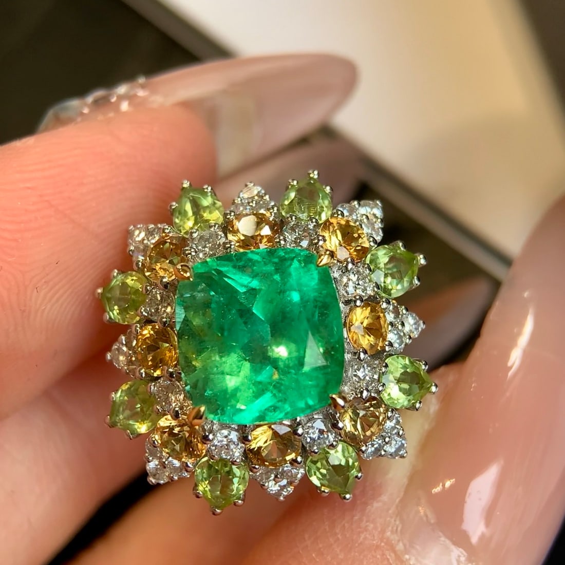 14k Gold 4.55 Ctw Natural Emerald & Diamond Ring - 7