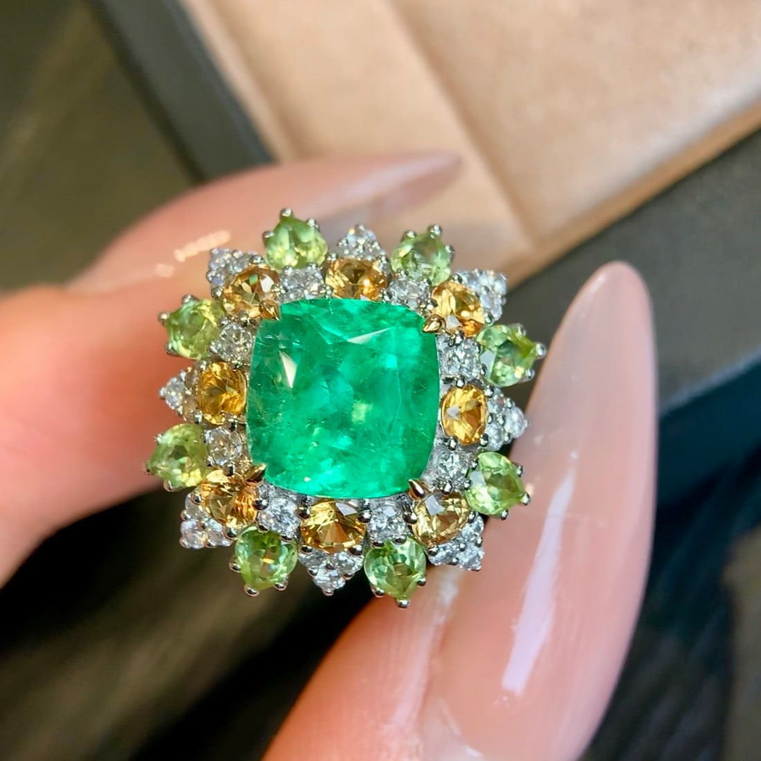 14k Gold 4.55 Ctw Natural Emerald & Diamond Ring - 8