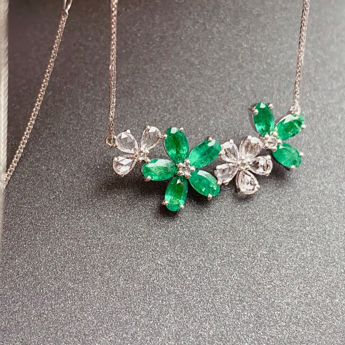 14k Gold 2.80 Ct Natural Emerald & Sapphire Necklace - 5