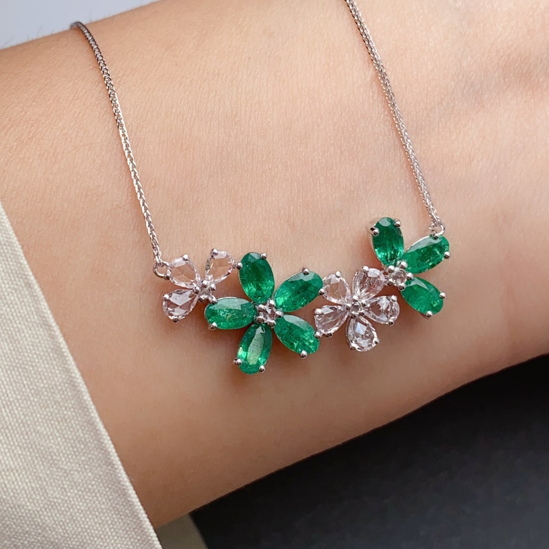 14k Gold 2.80 Ct Natural Emerald & Sapphire Necklace - 6