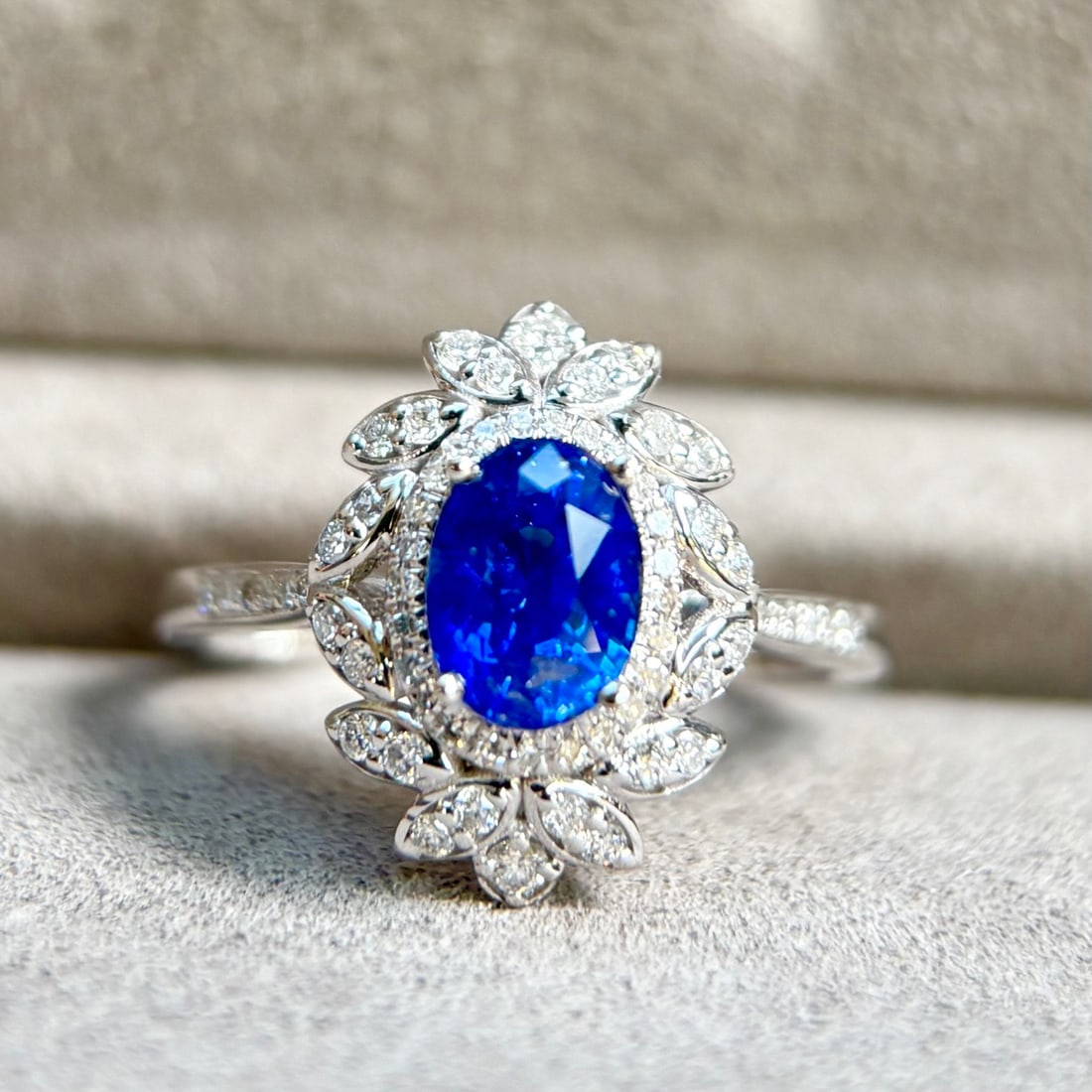 14k Gold 1.69 Ctw Vivid Blue Natural Sapphire & Diamond Ring: Ref:231116140 // gold content:14k gold // ring size:7. 25us // // main gemstone:sapphire // shape:oval // carat weight:1. 32ct // color:vivid blue // treatment:natural // // adjacent gemstone 2 :