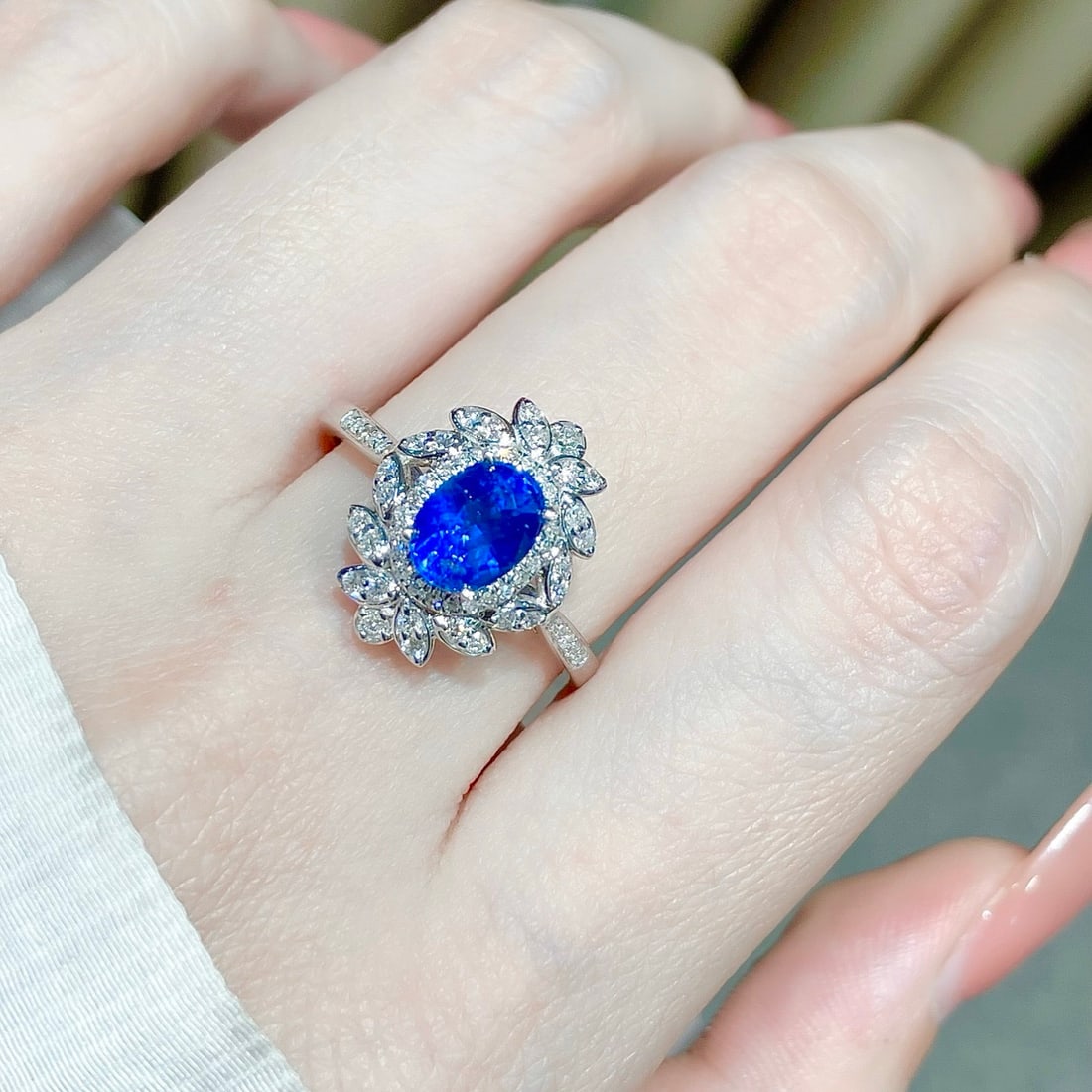 14k Gold 1.69 Ctw Vivid Blue Natural Sapphire & Diamond Ring - 7