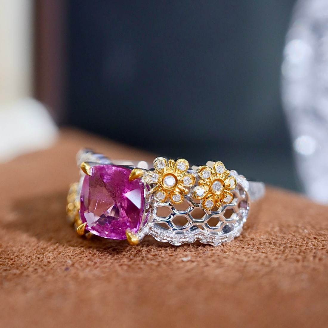 14k Gold 1.69 Ctw Natural Padparadscha Sapphire & Diamond Ring - 3