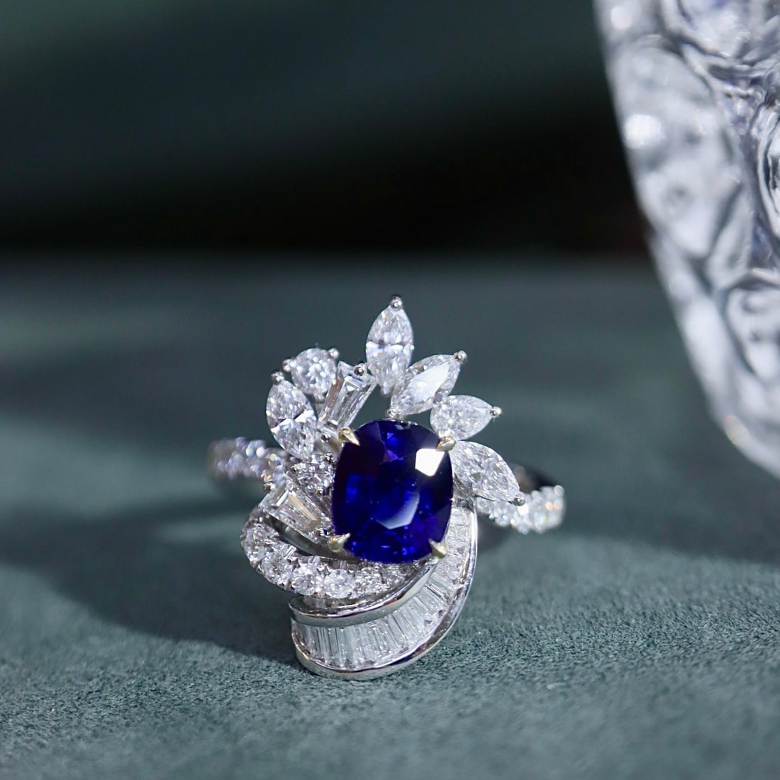 14k Gold 2.60 Ctw Natural Sapphire & Diamond Ring: Ref:231116152 // gold content:14k gold // ring size:7. 25us // // main gemstone:sapphire // shape:cushion // carat weight:1. 56ct // color:blue // treatment:natural // // adjacent gemstone 2 :