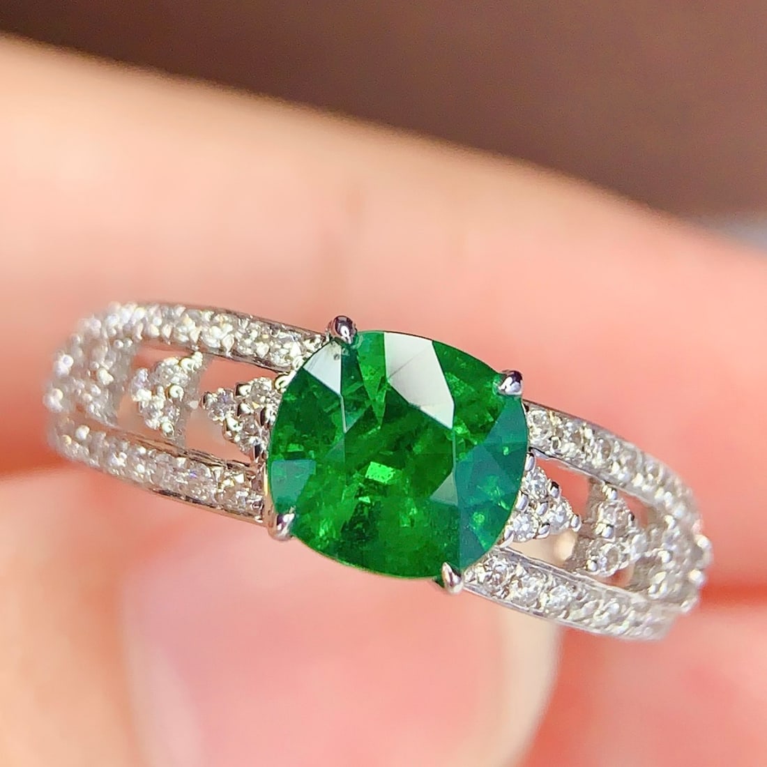 14k Gold 1.45 Ct Vivid Green Natural Tsavorite & Diamond Ring - 2