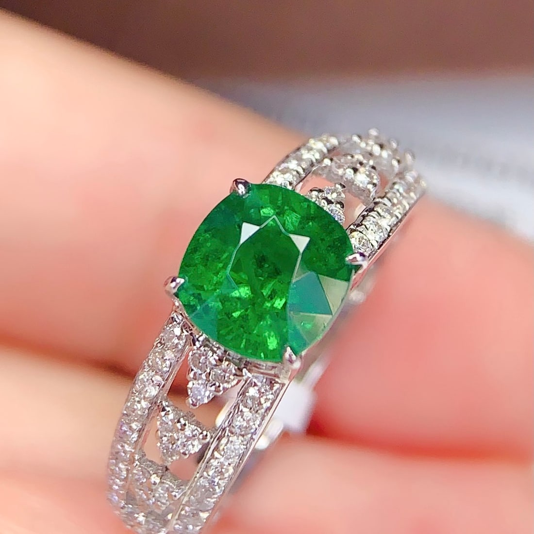 14k Gold 1.45 Ct Vivid Green Natural Tsavorite & Diamond Ring - 4