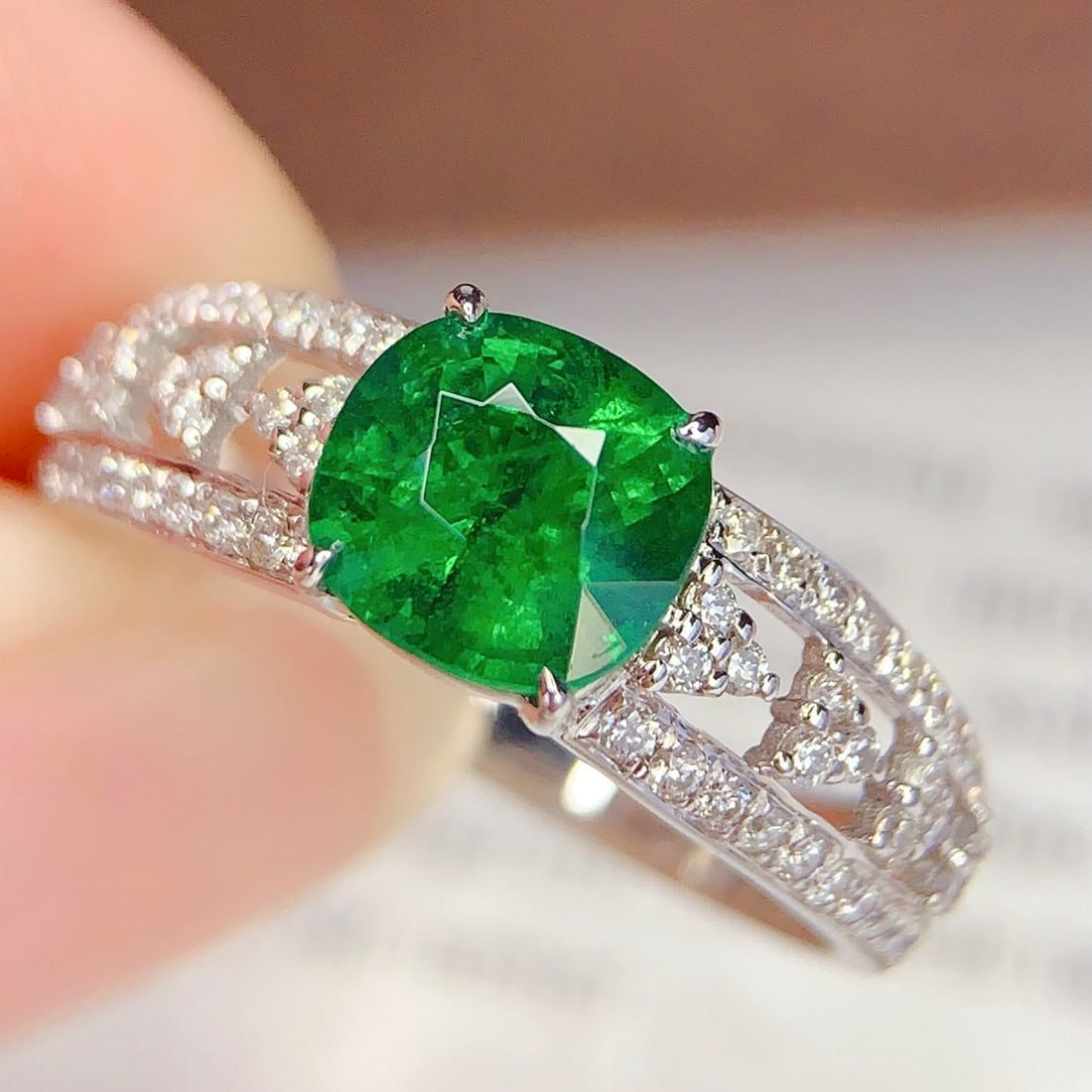 14k Gold 1.45 Ct Vivid Green Natural Tsavorite & Diamond Ring - 5