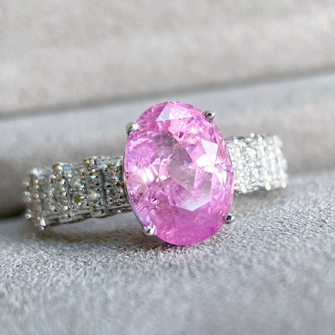 14k Gold 4.16 Ctw Natural Padparadscha Sapphire & Diamond Ring - 3