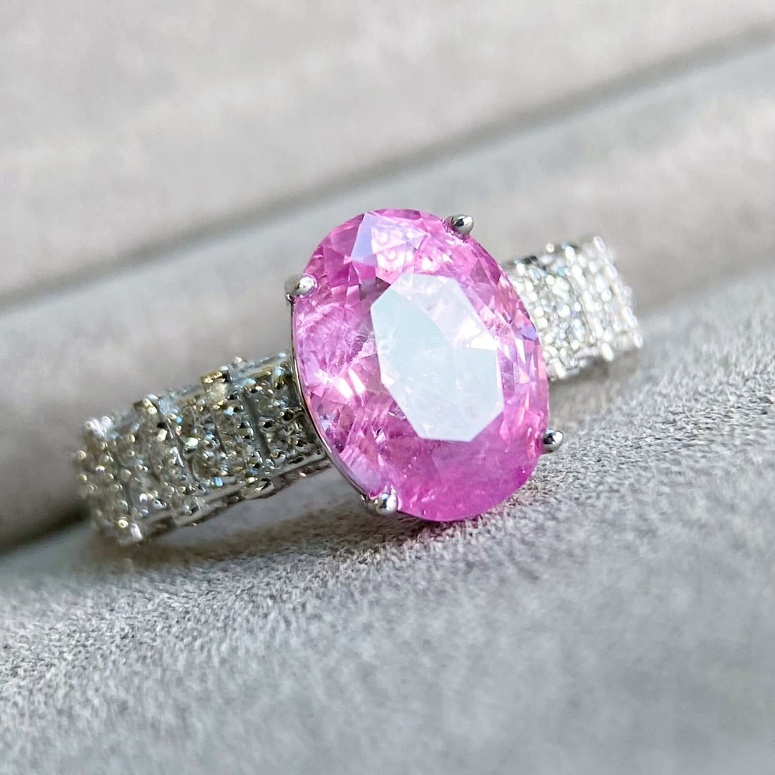 14k Gold 4.16 Ctw Natural Padparadscha Sapphire & Diamond Ring - 4