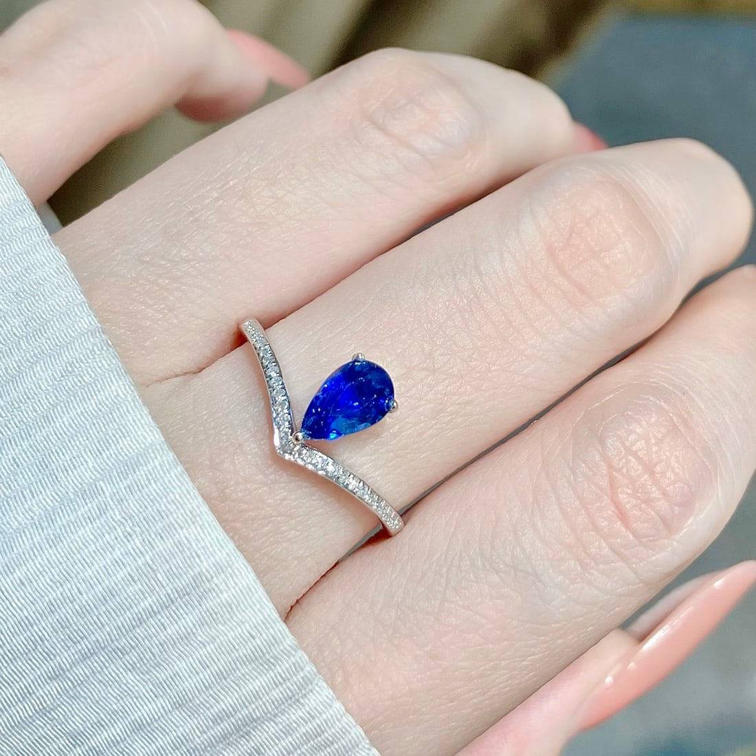 14k Gold 1.09 Ctw Vivid Blue Natural Sapphire & Diamond Ring - 9