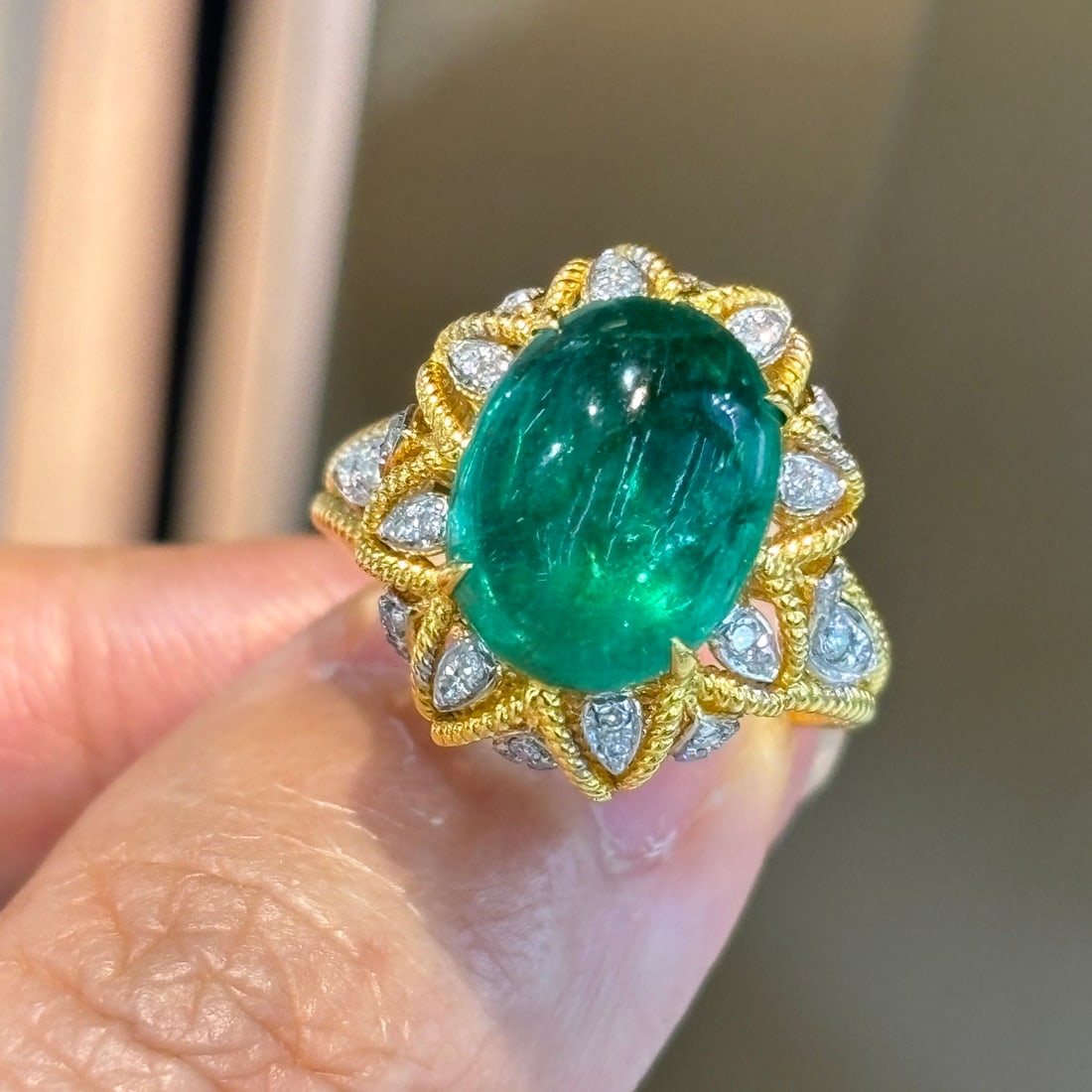 14k Gold 4.5 Ct Natural Emerald & Diamond Ring - 5