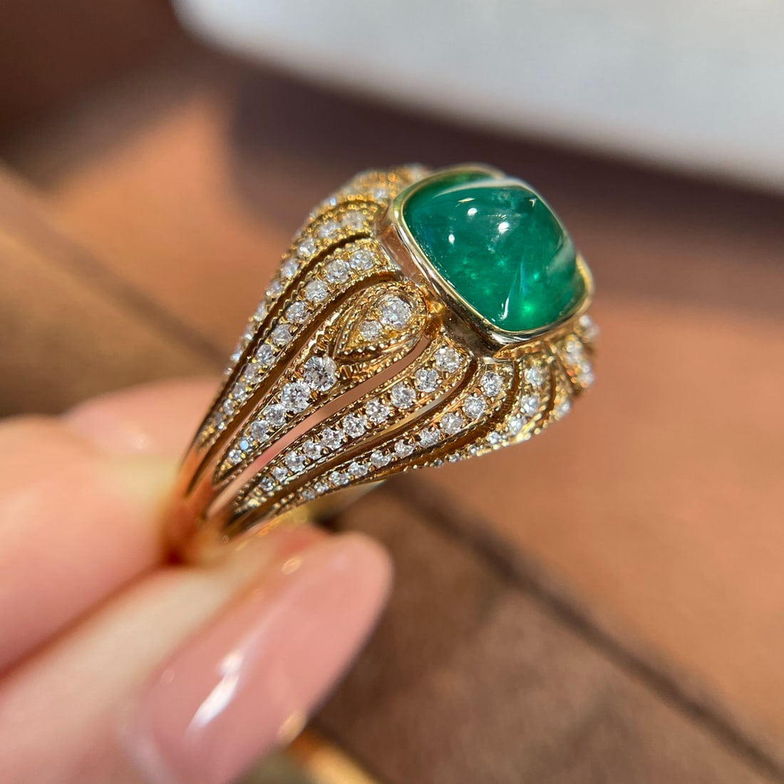 14k Gold 2 Ct Natural Emerald & Diamond Ring - 3