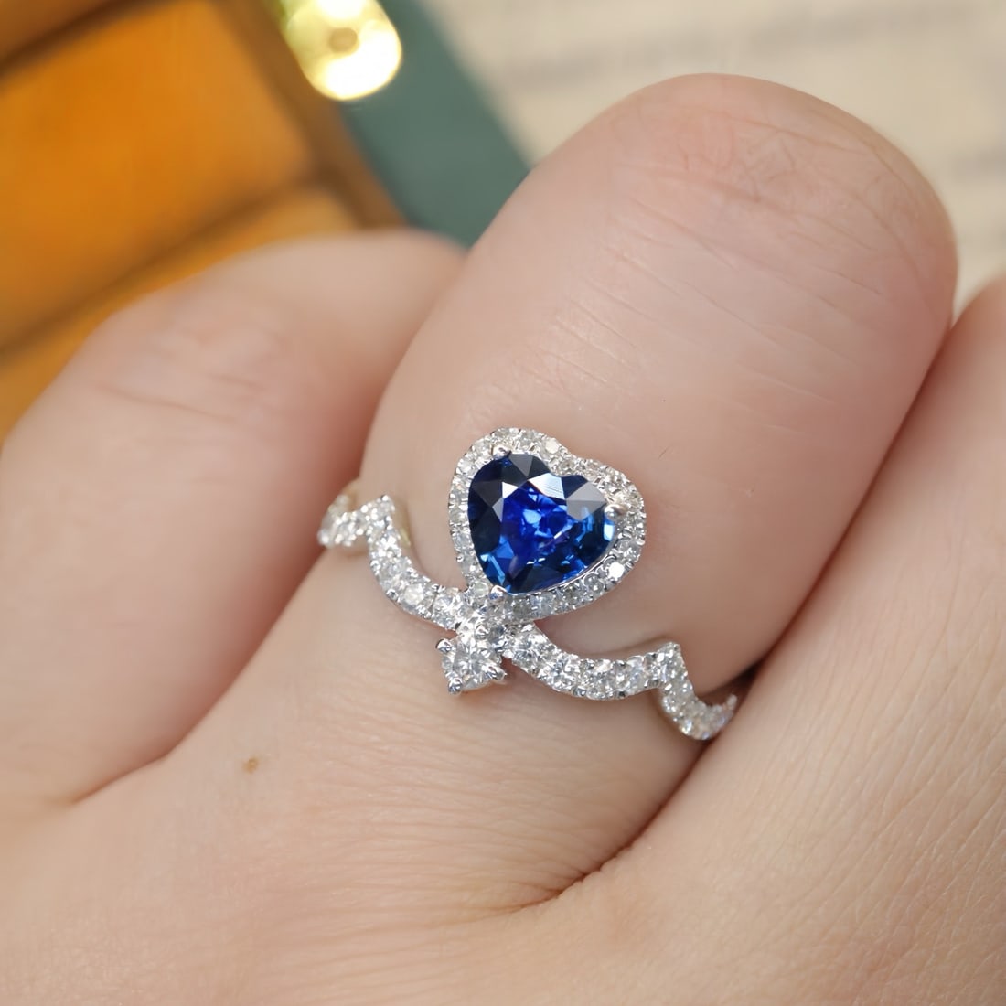 14k Gold 0.94 Ctw Natural Sapphire & Diamond Ring - 5