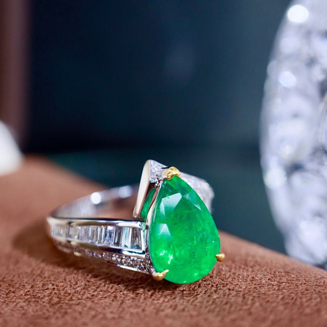 14k Gold 3.20 Ctw Natural Emerald & Diamond Ring - 2