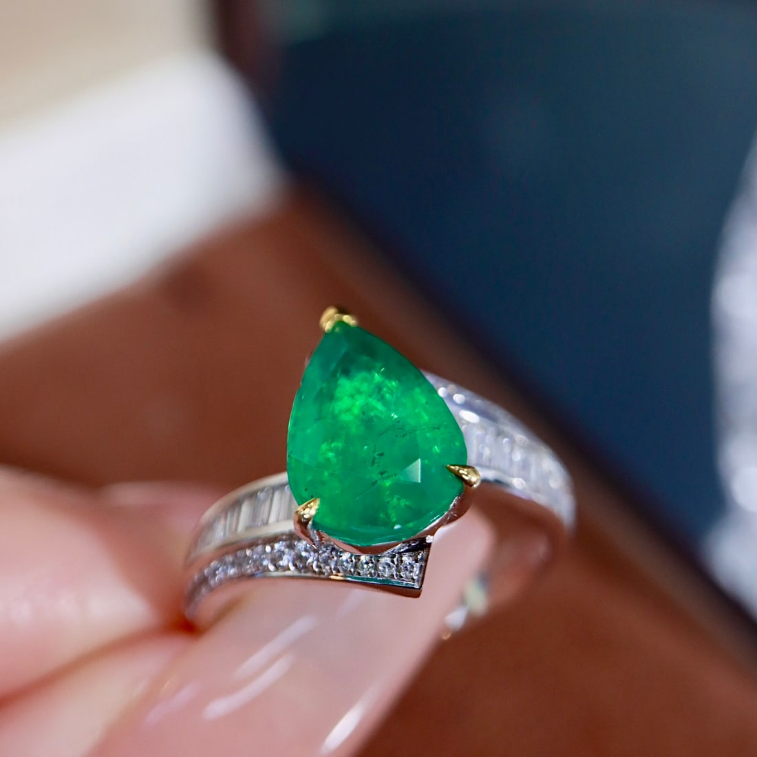 14k Gold 3.20 Ctw Natural Emerald & Diamond Ring - 8