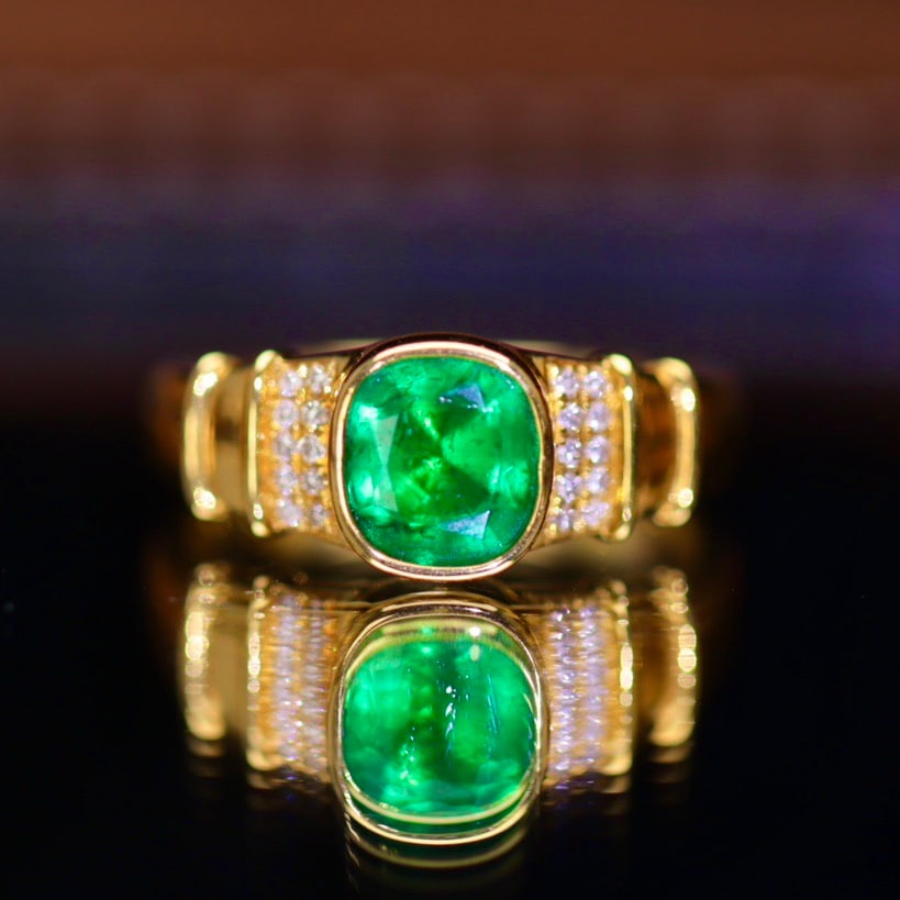14k Gold 1.67 Ctw Vivid Green Natural Emerald & Diamond Ring (1 of 9)