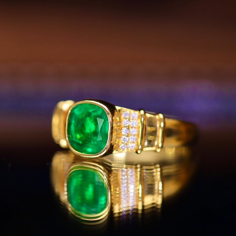 14k Gold 1.67 Ctw Vivid Green Natural Emerald & Diamond Ring - 3