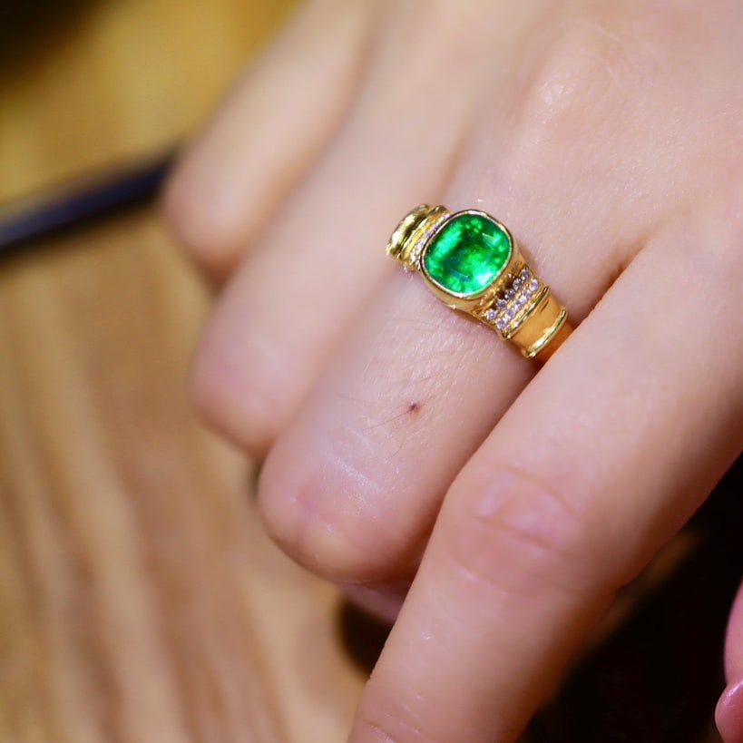 14k Gold 1.67 Ctw Vivid Green Natural Emerald & Diamond Ring - 7