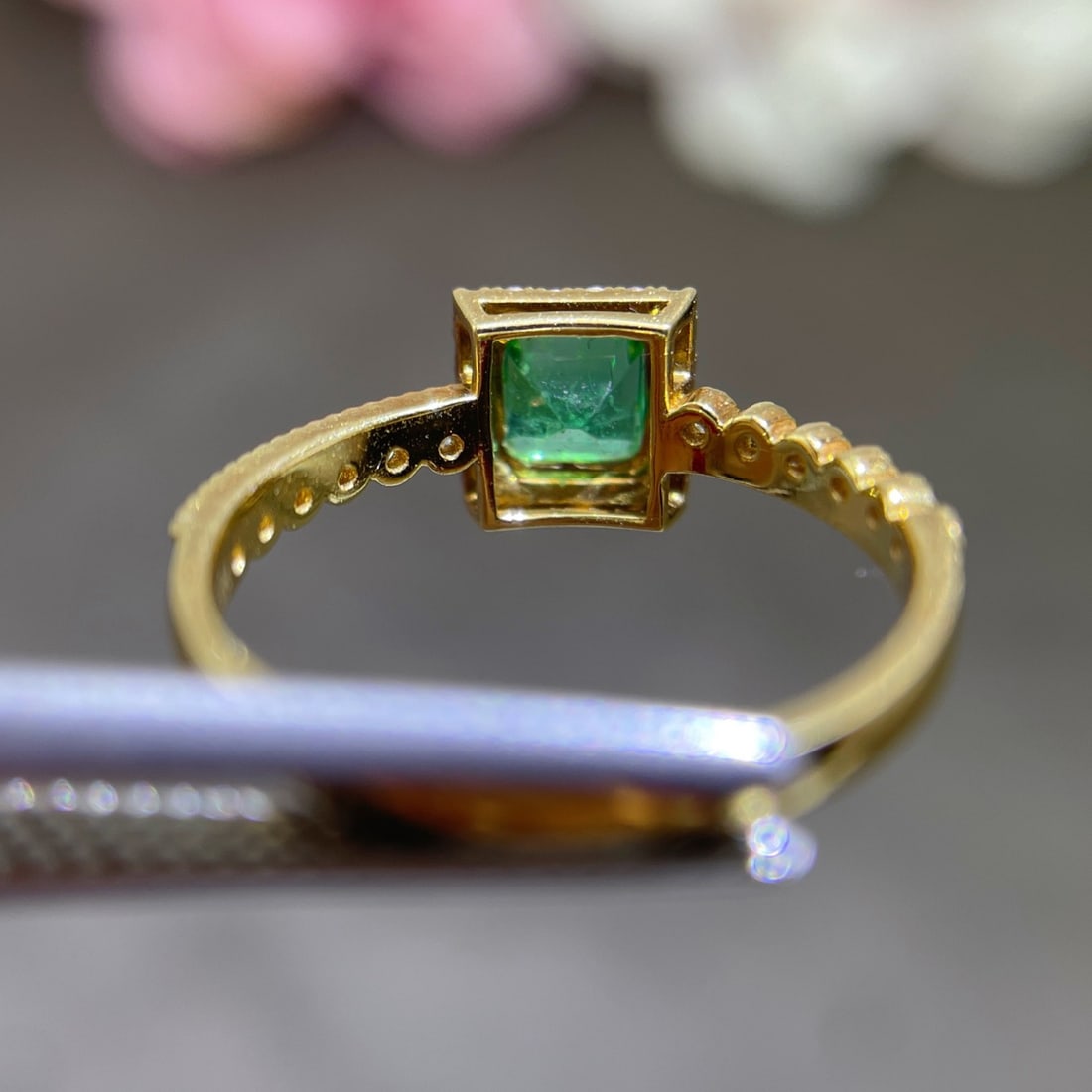 14k Gold 0.83 Ctw Natural Emerald & Diamond Ring - 5