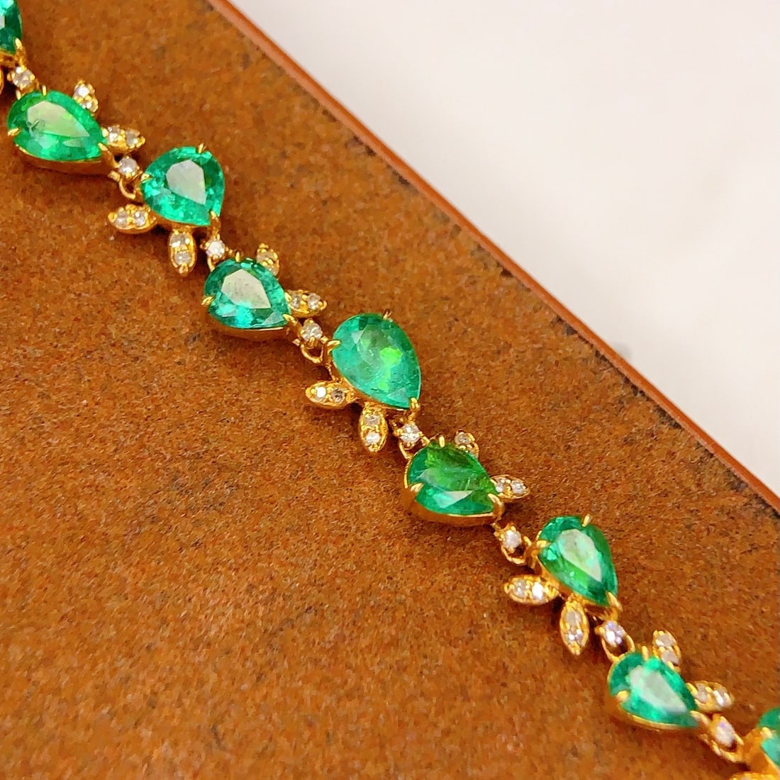 14k Gold 8.8 Ct Natural Emerald & Diamond Bracelet - 2