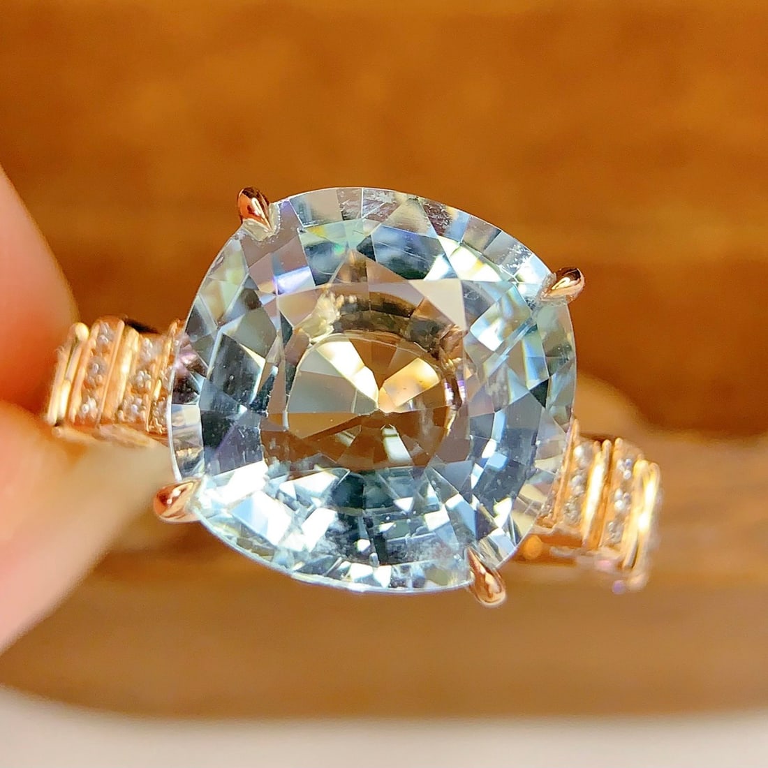 14k Gold 5.45 Ct Natural Aquamarine & Diamond Ring - 3