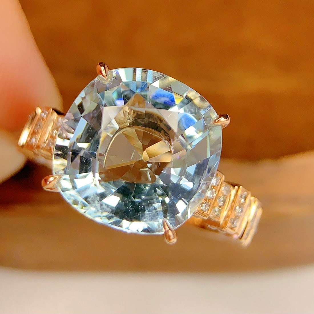 14k Gold 5.45 Ct Natural Aquamarine & Diamond Ring - 4