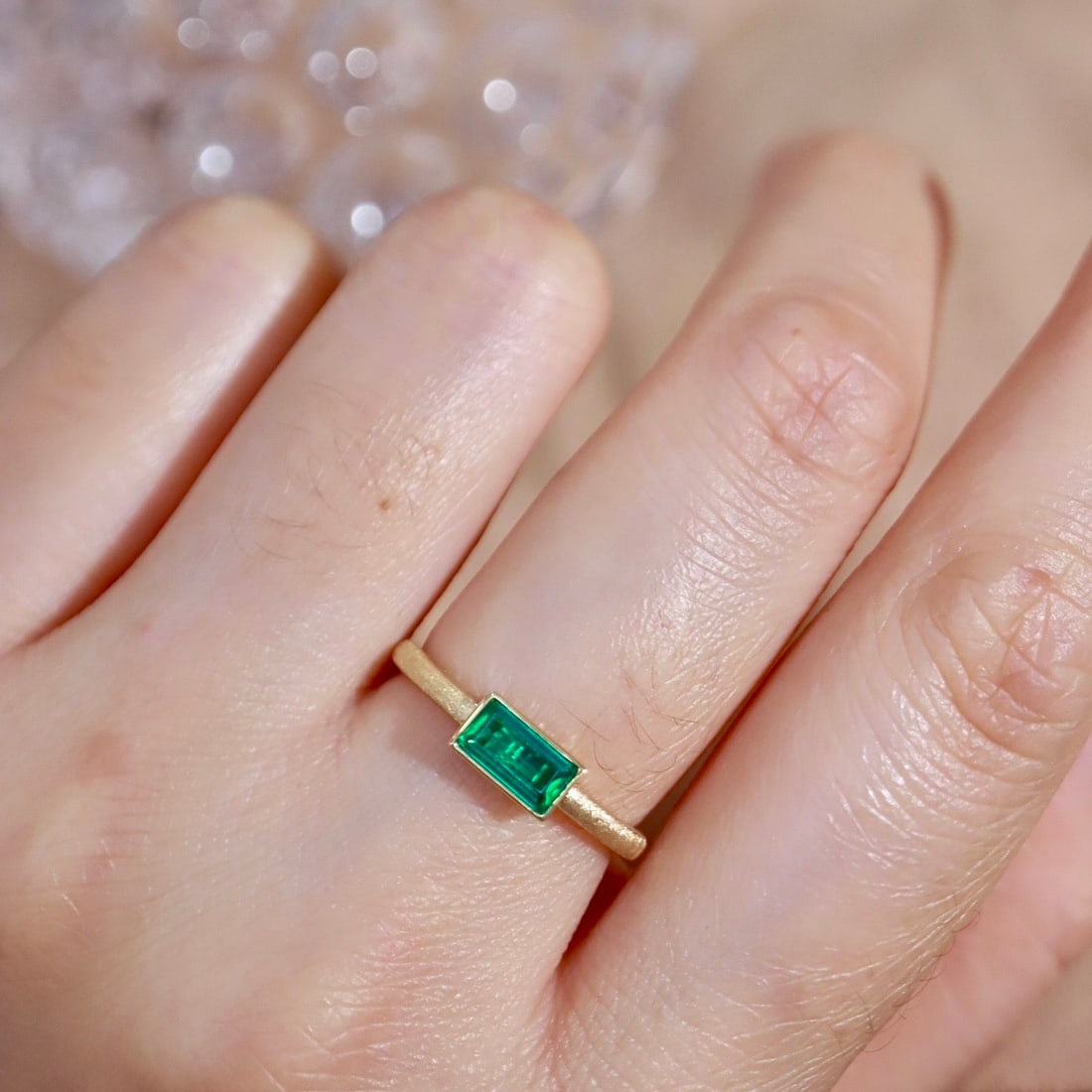 14k Gold 0.45 Ct Vivid Green Natural Emerald Ring - 4