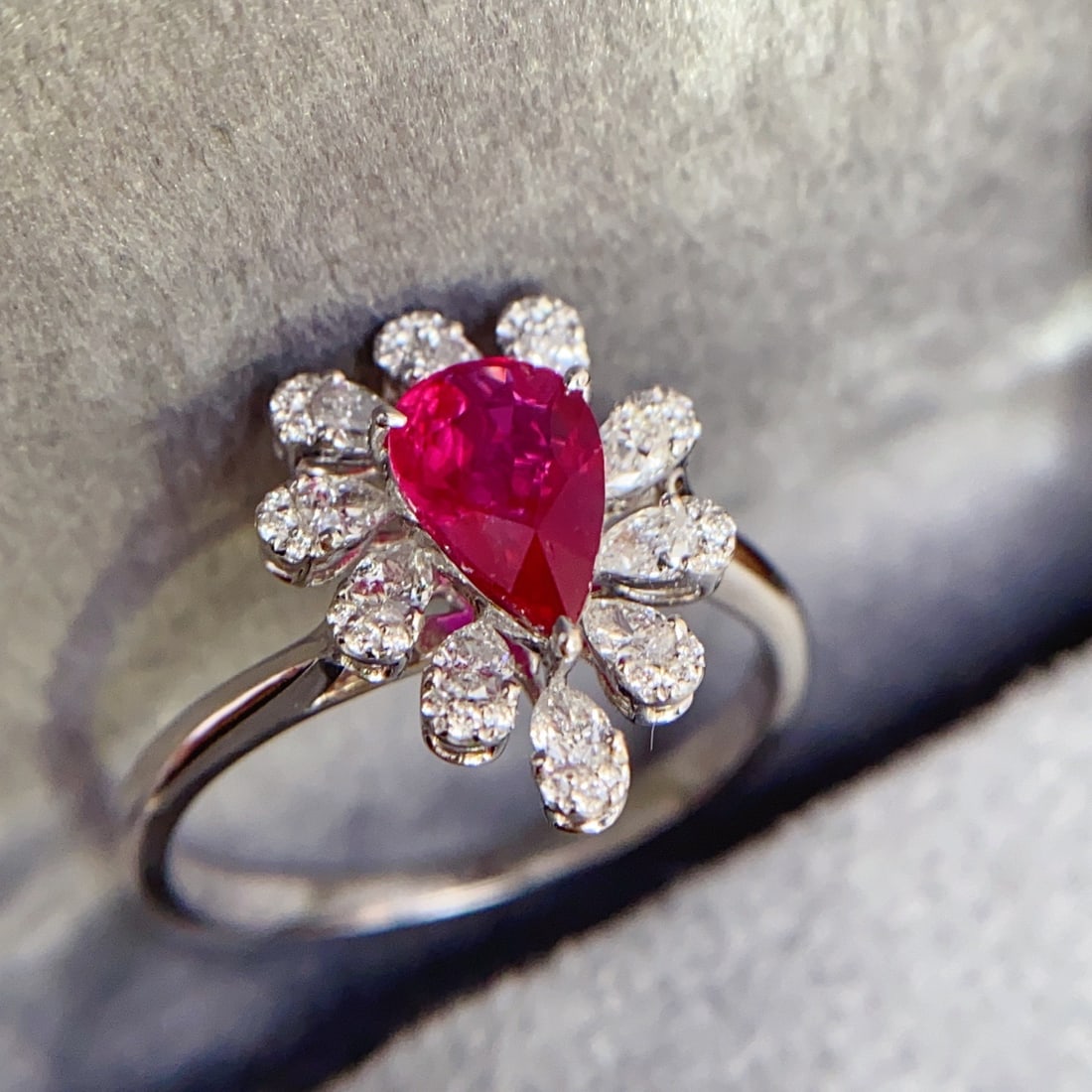 14k Gold 1.00 Ct Natural Ruby & Diamond Ring - 4