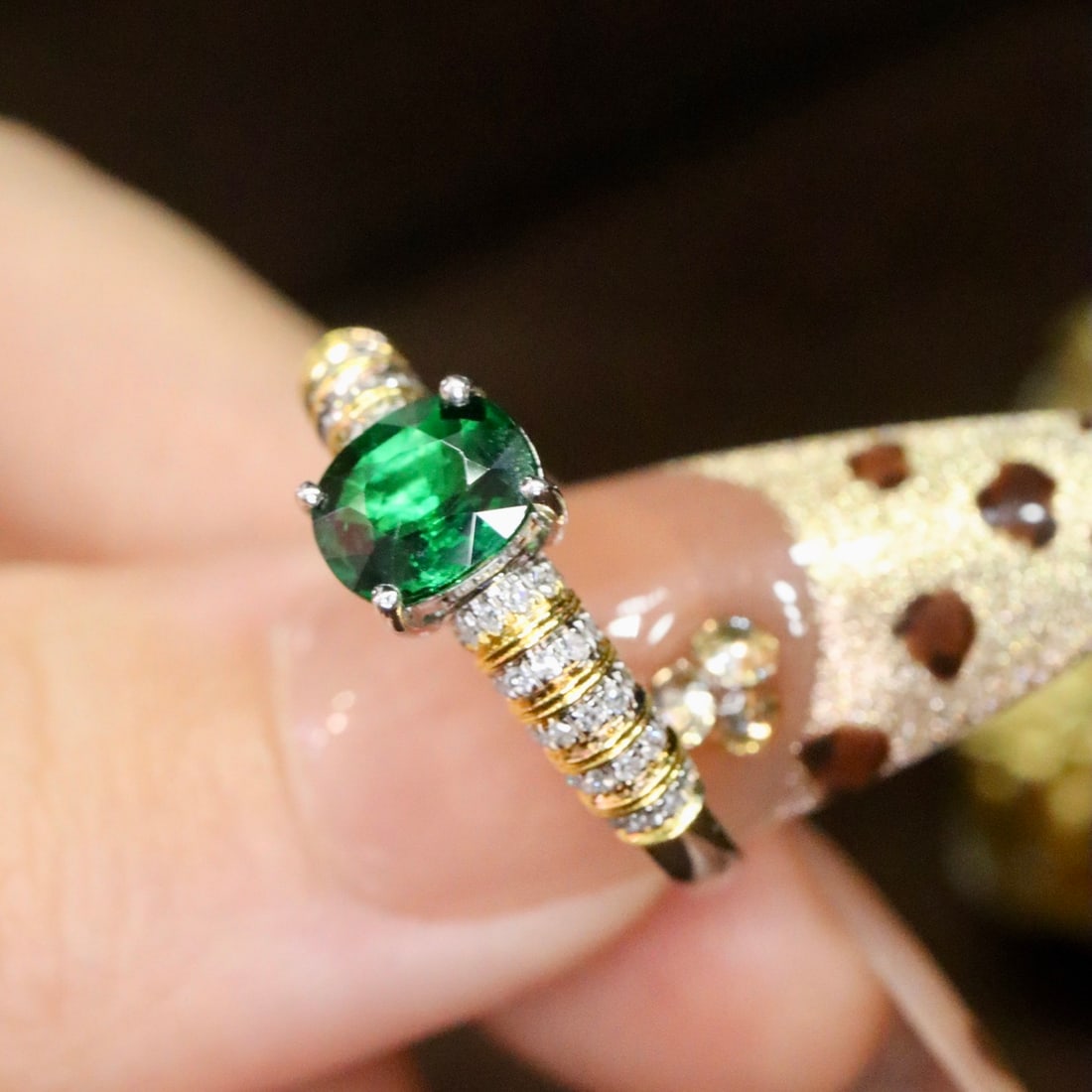 14k Gold 0.85 Ctw Vivid Green Natural Tsavorite & Diamond Ring - 3
