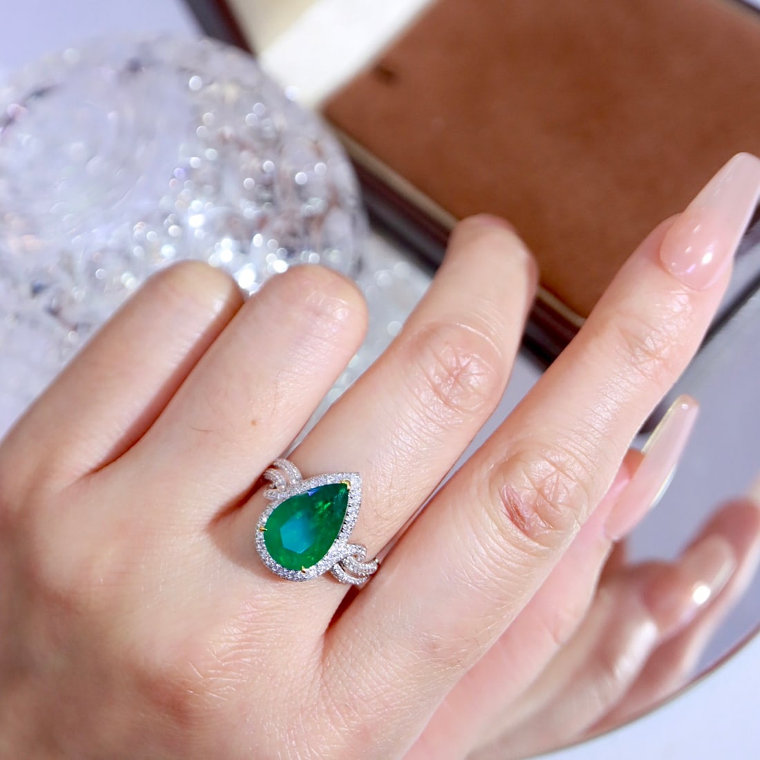 14k Gold 4.19 Ctw Vivid Green Natural Emerald & Diamond Ring - 4