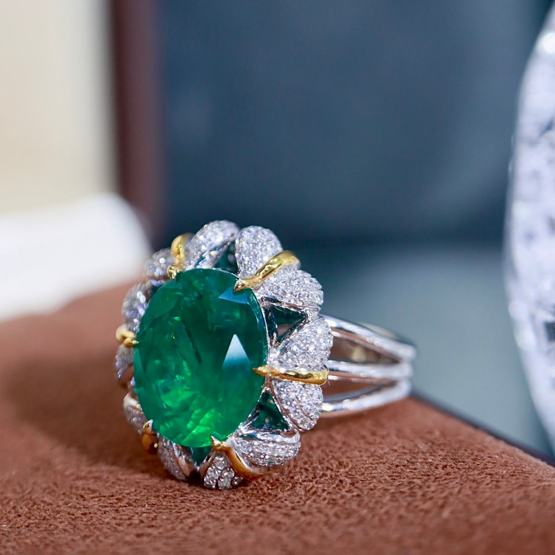 14k Gold 5.46 Ctw Natural Emerald & Diamond Ring - 3