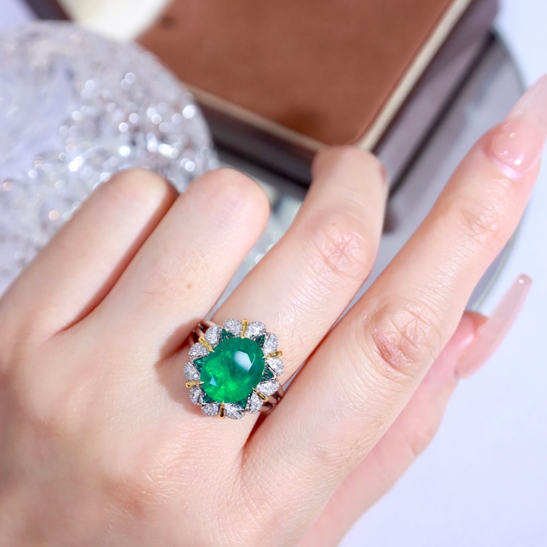 14k Gold 5.46 Ctw Natural Emerald & Diamond Ring - 4